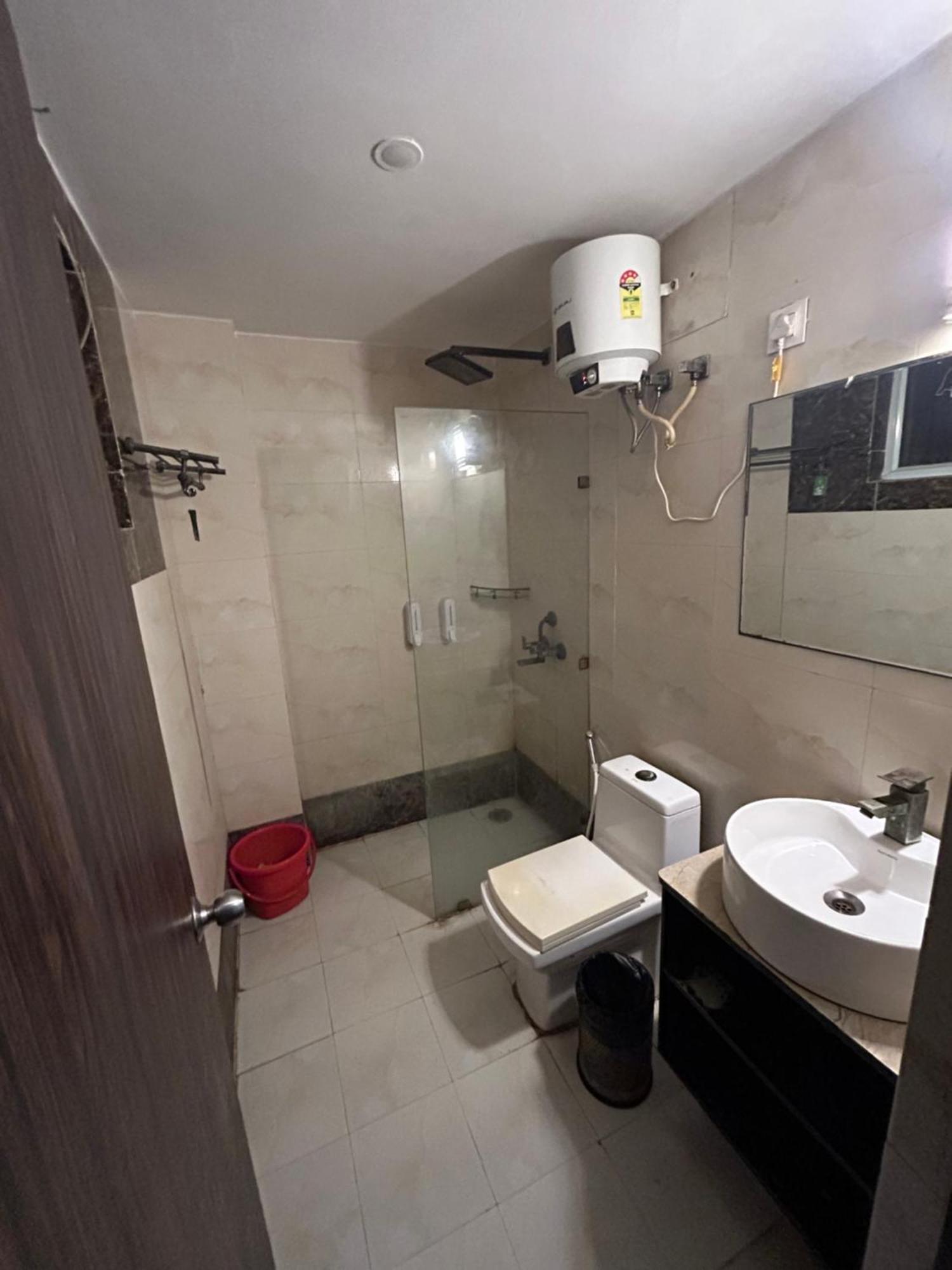 Anandan Citrine Hotel Vrindavan Bagian luar foto